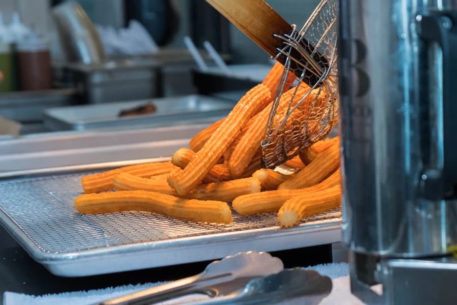 Formación de elaboración de churros en SEVILLA